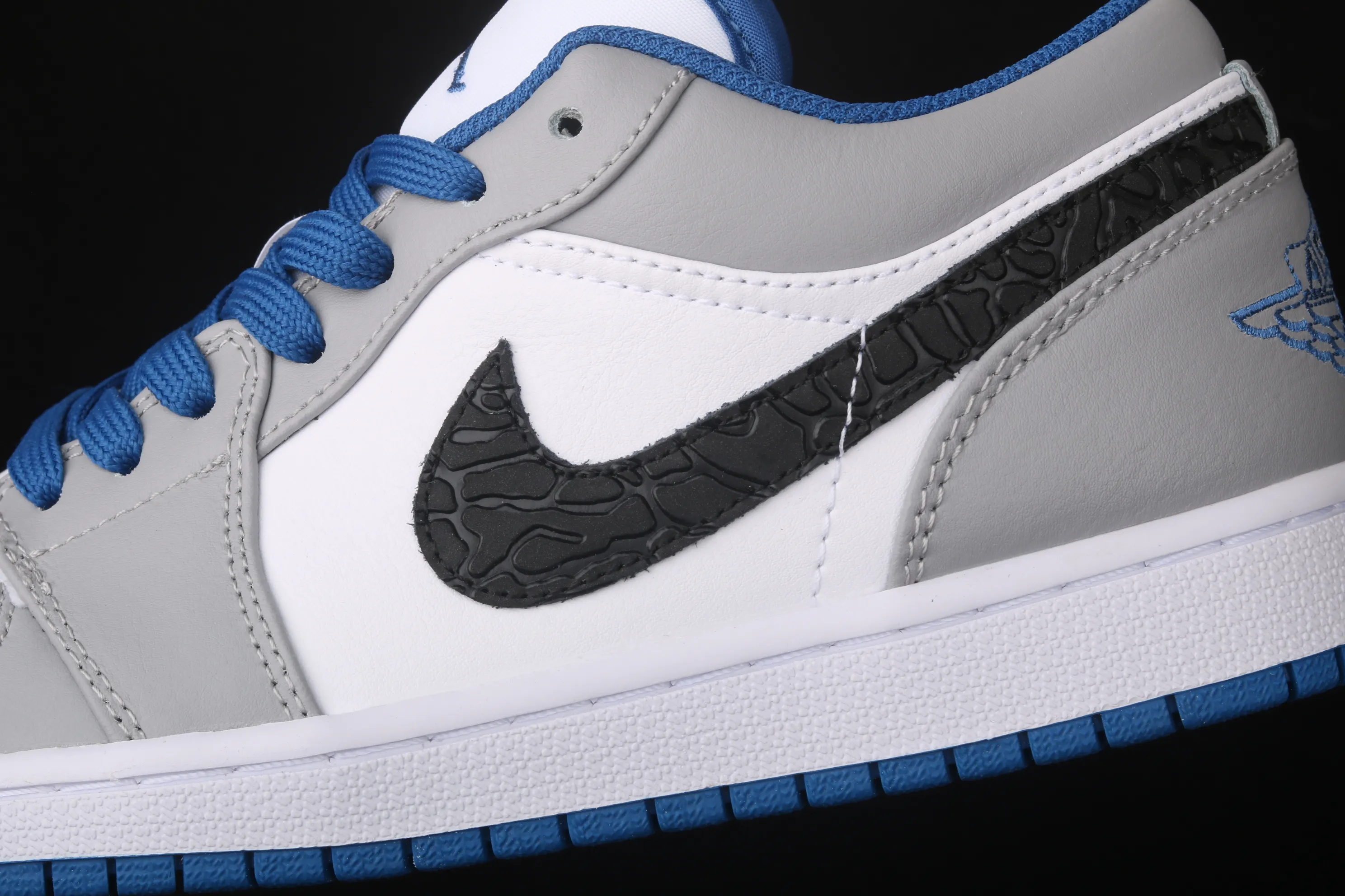 All categories Air Jordan Jordan series basketball shoes Air Jordan 1 Low Air Jordan 1 Low Shadow AJ1 Joe 1 gray blue and white first layer low-top cultural and leisure sports sneakers 553558-103